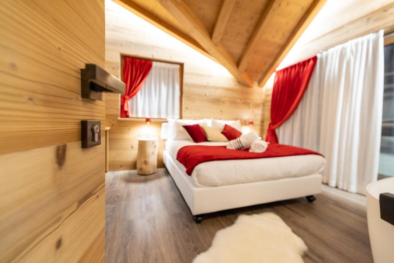 Chalet Imbosc'Che - 5 Beautiful Rooms In Charming B&B Livigno Dış mekan fotoğraf