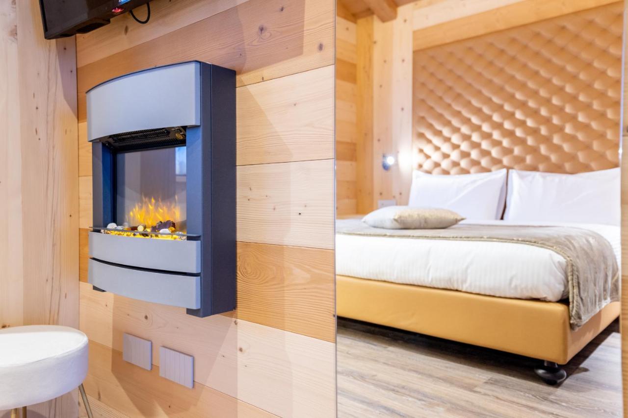 Chalet Imbosc'Che - 5 Beautiful Rooms In Charming B&B Livigno Dış mekan fotoğraf